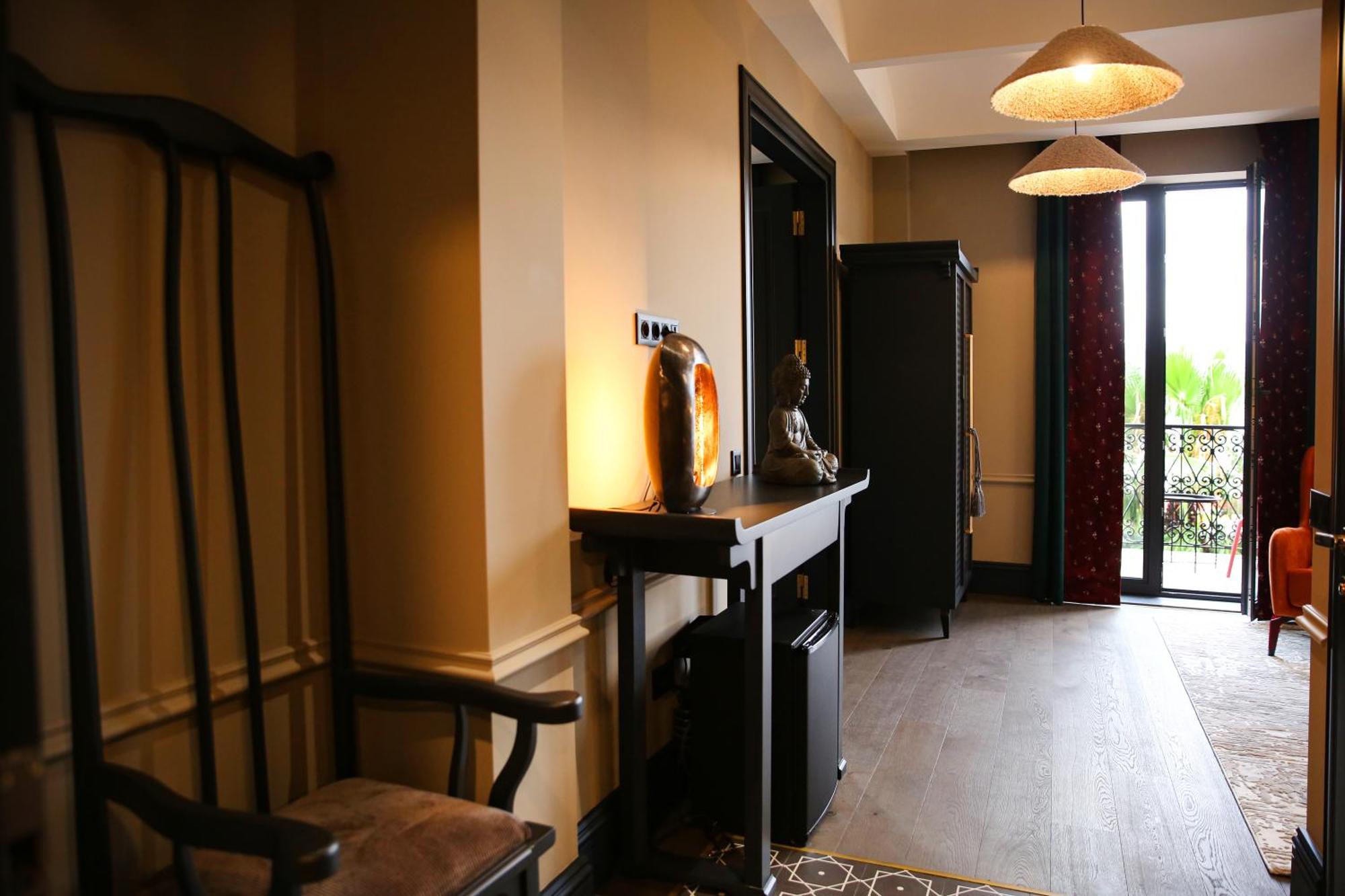 Hotel Retro Батумі Екстер'єр фото