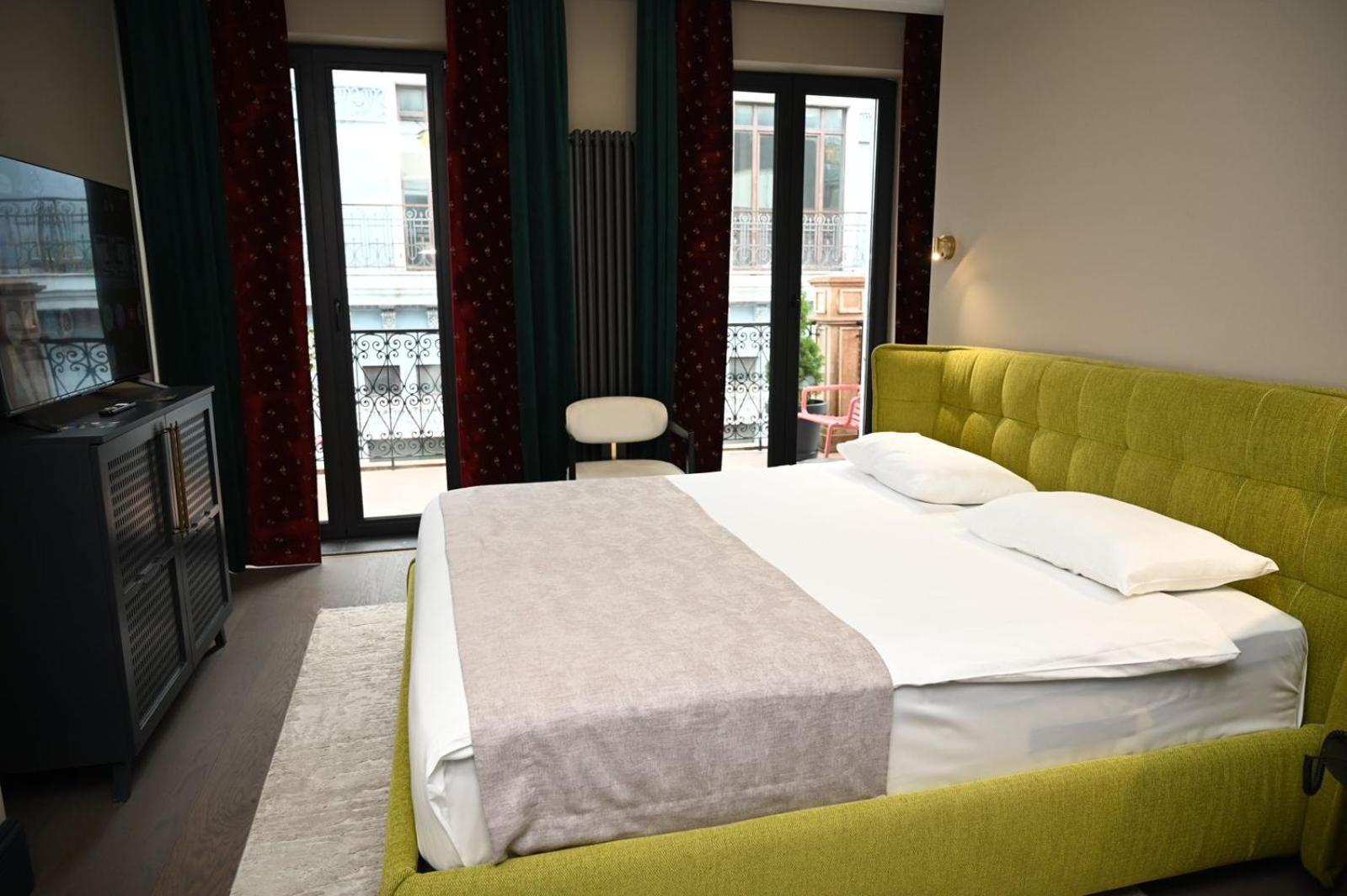 Hotel Retro Батумі Екстер'єр фото