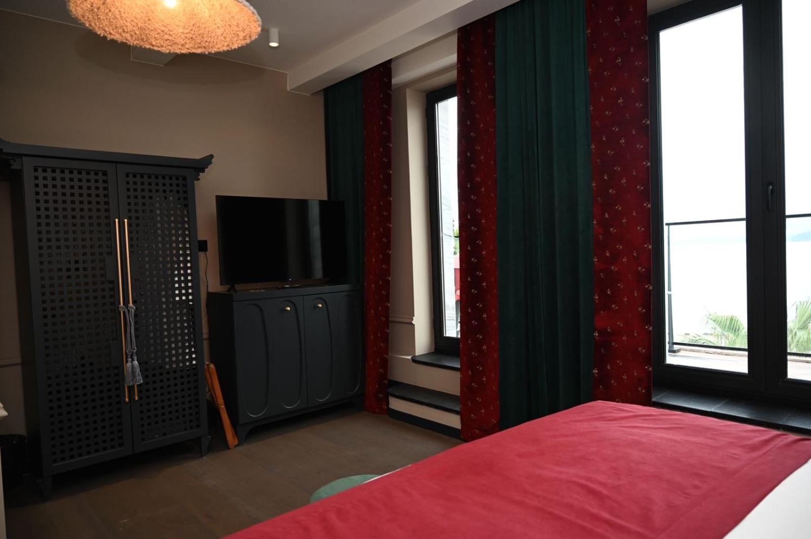 Hotel Retro Батумі Екстер'єр фото
